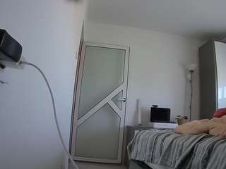 voyeurcam-charmhellen-kitchen