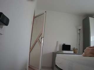 voyeurcam-charmhellen-kitchen
