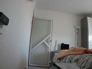 voyeurcam-charmhellen-kitchen