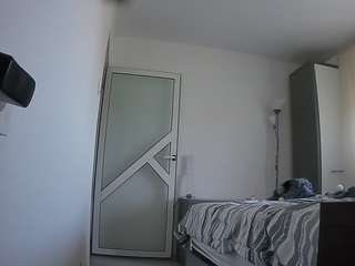 voyeurcam-charmhellen-kitchen