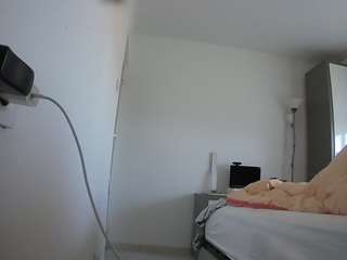 voyeurcam-charmhellen-kitchen