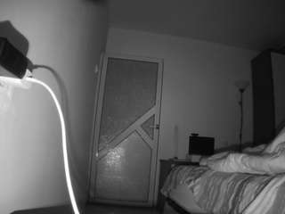 voyeurcam-charmhellen-kitchen