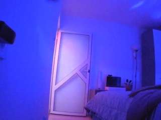 voyeurcam-charmhellen-kitchen