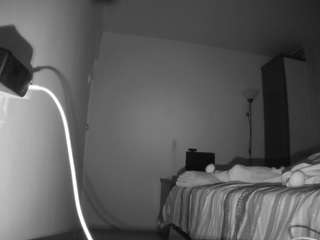 voyeurcam-charmhellen-kitchen