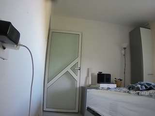 voyeurcam-charmhellen-kitchen