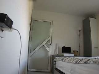 voyeurcam-charmhellen-kitchen