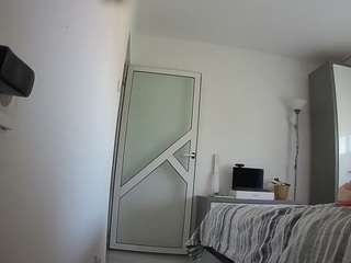 voyeurcam-charmhellen-kitchen