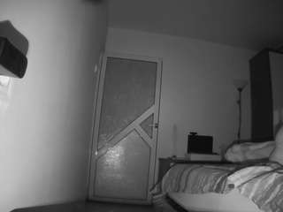 voyeurcam-charmhellen-kitchen