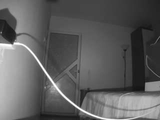 voyeurcam-charmhellen-kitchen