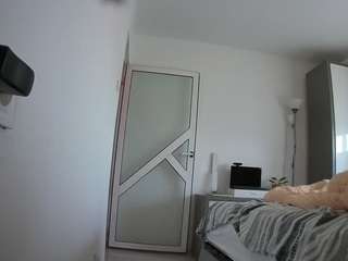 voyeurcam-charmhellen-kitchen