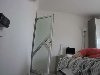 voyeurcam-charmhellen-kitchen