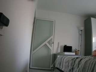 voyeurcam-charmhellen-kitchen