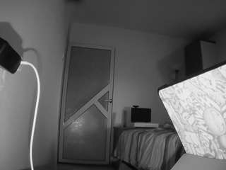 voyeurcam-charmhellen-kitchen