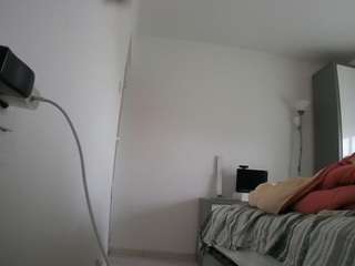 voyeurcam-charmhellen-kitchen