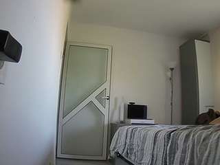 voyeurcam-charmhellen-kitchen