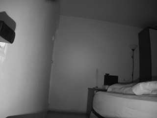 voyeurcam-charmhellen-kitchen