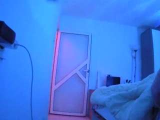 voyeurcam-charmhellen-kitchen