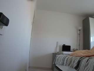 voyeurcam-charmhellen-kitchen