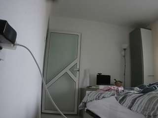 voyeurcam-charmhellen-kitchen