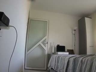 voyeurcam-charmhellen-kitchen