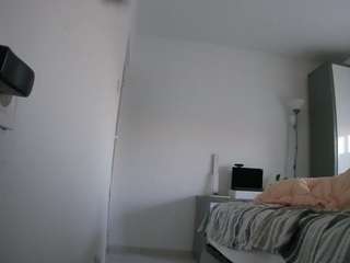 voyeurcam-charmhellen-kitchen