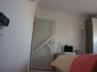 voyeurcam-charmhellen-kitchen