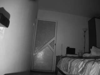 voyeurcam-charmhellen-kitchen