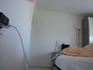 voyeurcam-charmhellen-kitchen