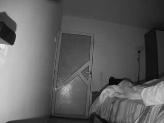 voyeurcam-charmhellen-kitchen