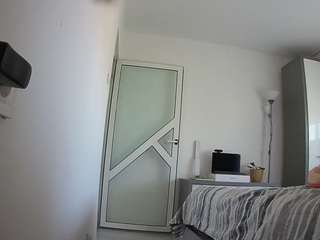 voyeurcam-charmhellen-kitchen