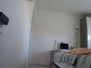 voyeurcam-charmhellen-kitchen