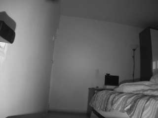 voyeurcam-charmhellen-kitchen