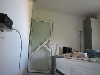 voyeurcam-charmhellen-kitchen