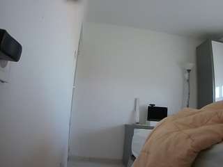 voyeurcam-charmhellen-kitchen