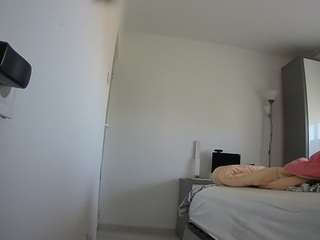 voyeurcam-charmhellen-kitchen