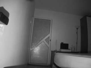 voyeurcam-charmhellen-kitchen