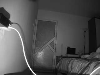 voyeurcam-charmhellen-kitchen
