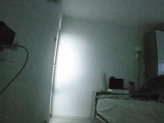 voyeurcam-charmhellen-kitchen