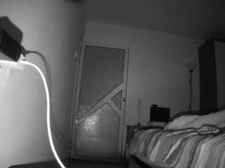 voyeurcam-charmhellen-kitchen