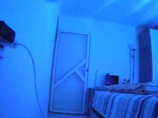 voyeurcam-charmhellen-kitchen