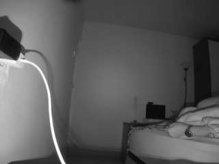 voyeurcam-charmhellen-kitchen