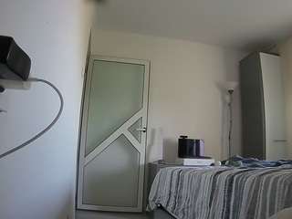 voyeurcam-charmhellen-kitchen