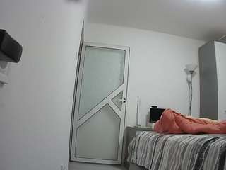 voyeurcam-charmhellen-kitchen