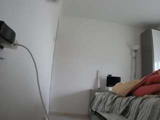 voyeurcam-charmhellen-kitchen