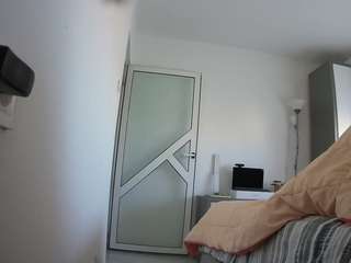 voyeurcam-charmhellen-kitchen