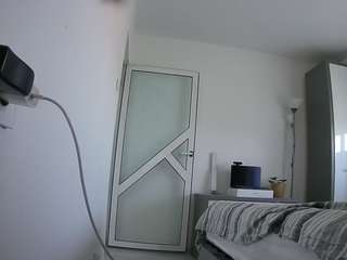 voyeurcam-charmhellen-kitchen