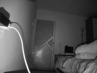 voyeurcam-charmhellen-kitchen