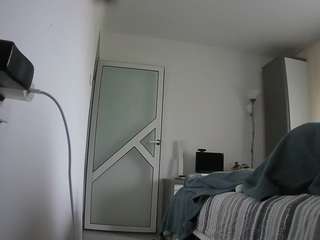 voyeurcam-charmhellen-kitchen