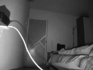 voyeurcam-charmhellen-kitchen