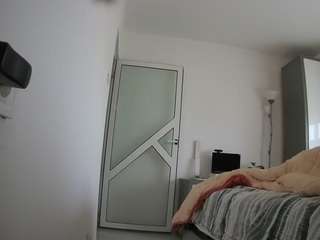 voyeurcam-charmhellen-kitchen